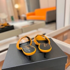 YSL「SAINT LAURENT*」 夏季新品 尖头优雅大气高跟拖鞋 —————————— 尖头设计拉长腿部线条, YSL「SAINT LAURENT*」 夏季新品 尖头优雅大气高跟拖鞋 —————————— 尖头设计拉长腿部线条,