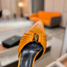 YSL「SAINT LAURENT*」 夏季新品 尖头优雅大气高跟拖鞋 —————————— 尖头设计拉长腿部线条, YSL「SAINT LAURENT*」 夏季新品 尖头优雅大气高跟拖鞋 —————————— 尖头设计拉长腿部线条,