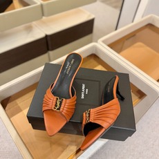 YSL「SAINT LAURENT*」 夏季新品 尖头优雅大气高跟拖鞋 —————————— 尖头设计拉长腿部线条, YSL「SAINT LAURENT*」 夏季新品 尖头优雅大气高跟拖鞋 —————————— 尖头设计拉长腿部线条,