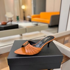 YSL「SAINT LAURENT*」 夏季新品 尖头优雅大气高跟拖鞋 —————————— 尖头设计拉长腿部线条, YSL「SAINT LAURENT*」 夏季新品 尖头优雅大气高跟拖鞋 —————————— 尖头设计拉长腿部线条,