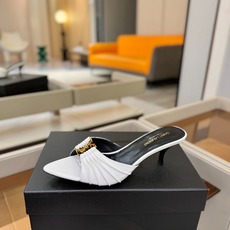 YSL「SAINT LAURENT*」 夏季新品 尖头优雅大气高跟拖鞋 —————————— 尖头设计拉长腿部线条, YSL「SAINT LAURENT*」 夏季新品 尖头优雅大气高跟拖鞋 —————————— 尖头设计拉长腿部线条,