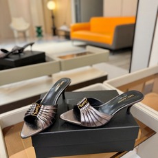 YSL「SAINT LAURENT*」 夏季新品 尖头优雅大气高跟拖鞋 —————————— 尖头设计拉长腿部线条, YSL「SAINT LAURENT*」 夏季新品 尖头优雅大气高跟拖鞋 —————————— 尖头设计拉长腿部线条,