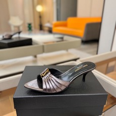 YSL「SAINT LAURENT*」 夏季新品 尖头优雅大气高跟拖鞋 —————————— 尖头设计拉长腿部线条, YSL「SAINT LAURENT*」 夏季新品 尖头优雅大气高跟拖鞋 —————————— 尖头设计拉长腿部线条,