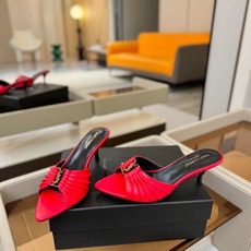 YSL「SAINT LAURENT*」 夏季新品 尖头优雅大气高跟拖鞋 —————————— 尖头设计拉长腿部线条, YSL「SAINT LAURENT*」 夏季新品 尖头优雅大气高跟拖鞋 —————————— 尖头设计拉长腿部线条,