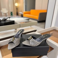 YSL「SAINT LAURENT*」 夏季新品 尖头优雅大气高跟拖鞋 —————————— 尖头设计拉长腿部线条, YSL「SAINT LAURENT*」 夏季新品 尖头优雅大气高跟拖鞋 —————————— 尖头设计拉长腿部线条,