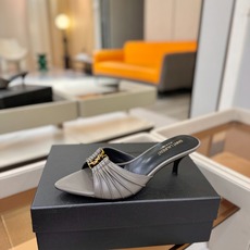 YSL「SAINT LAURENT*」 夏季新品 尖头优雅大气高跟拖鞋 —————————— 尖头设计拉长腿部线条, YSL「SAINT LAURENT*」 夏季新品 尖头优雅大气高跟拖鞋 —————————— 尖头设计拉长腿部线条,