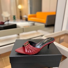 YSL「SAINT LAURENT*」 夏季新品 尖头优雅大气高跟拖鞋 —————————— 尖头设计拉长腿部线条, YSL「SAINT LAURENT*」 夏季新品 尖头优雅大气高跟拖鞋 —————————— 尖头设计拉长腿部线条,