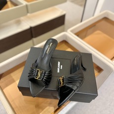 YSL「SAINT LAURENT*」 夏季新品 尖头优雅大气高跟拖鞋 —————————— 尖头设计拉长腿部线条, YSL「SAINT LAURENT*」 夏季新品 尖头优雅大气高跟拖鞋 —————————— 尖头设计拉长腿部线条,