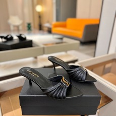 YSL「SAINT LAURENT*」 夏季新品 尖头优雅大气高跟拖鞋 —————————— 尖头设计拉长腿部线条, YSL「SAINT LAURENT*」 夏季新品 尖头优雅大气高跟拖鞋 —————————— 尖头设计拉长腿部线条,