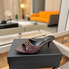 YSL「SAINT LAURENT*」 夏季新品 尖头优雅大气高跟拖鞋 —————————— 尖头设计拉长腿部线条, YSL「SAINT LAURENT*」 夏季新品 尖头优雅大气高跟拖鞋 —————————— 尖头设计拉长腿部线条,