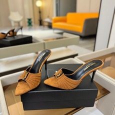 YSL「SAINT LAURENT*」 夏季新品 尖头优雅大气高跟拖鞋 —————————— 尖头设计拉长腿部线条, YSL「SAINT LAURENT*」 夏季新品 尖头优雅大气高跟拖鞋 —————————— 尖头设计拉长腿部线条,