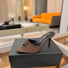 YSL「SAINT LAURENT*」 夏季新品 尖头优雅大气高跟拖鞋 —————————— 尖头设计拉长腿部线条, YSL「SAINT LAURENT*」 夏季新品 尖头优雅大气高跟拖鞋 —————————— 尖头设计拉长腿部线条,