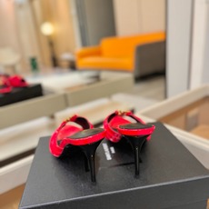 YSL「SAINT LAURENT*」 夏季新品 尖头优雅大气高跟拖鞋 —————————— 尖头设计拉长腿部线条, YSL「SAINT LAURENT*」 夏季新品 尖头优雅大气高跟拖鞋 —————————— 尖头设计拉长腿部线条,