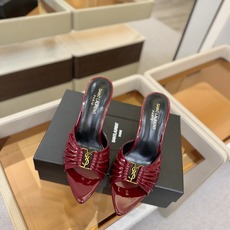 YSL「SAINT LAURENT*」 夏季新品 尖头优雅大气高跟拖鞋 —————————— 尖头设计拉长腿部线条, YSL「SAINT LAURENT*」 夏季新品 尖头优雅大气高跟拖鞋 —————————— 尖头设计拉长腿部线条,