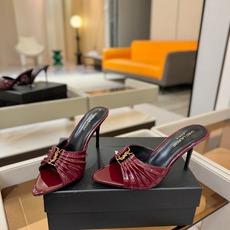 YSL「SAINT LAURENT*」 夏季新品 尖头优雅大气高跟拖鞋 —————————— 尖头设计拉长腿部线条, YSL「SAINT LAURENT*」 夏季新品 尖头优雅大气高跟拖鞋 —————————— 尖头设计拉长腿部线条,