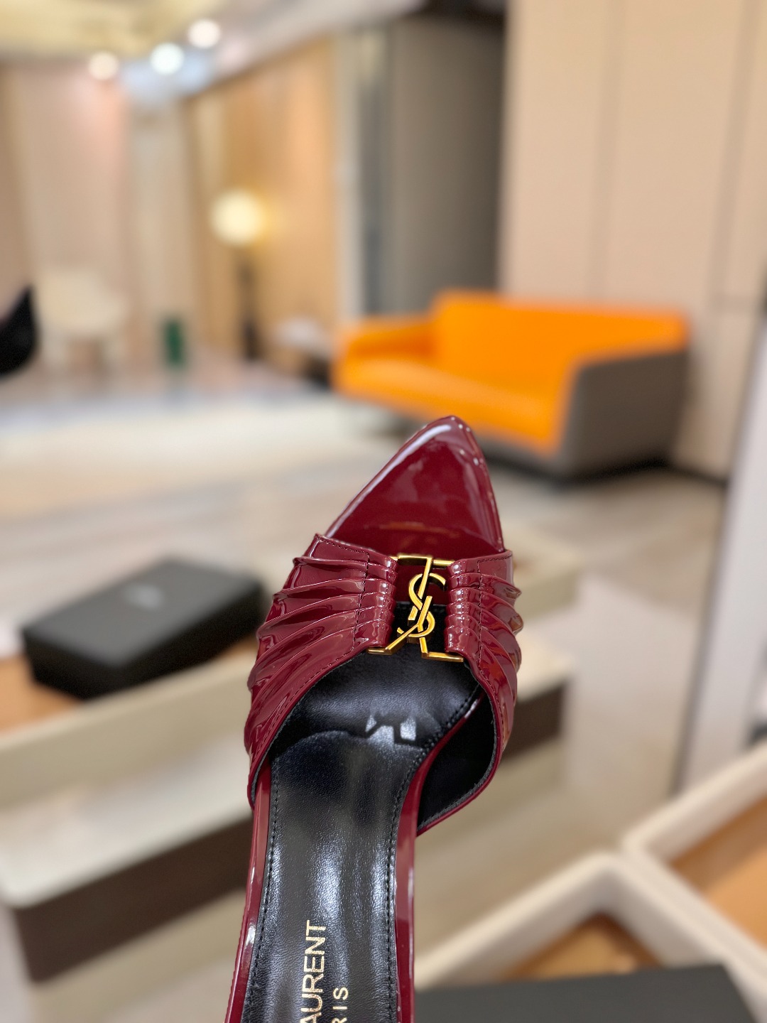 YSL「SAINT LAURENT*」 夏季新品 尖头优雅大气高跟拖鞋 —————————— 尖头设计拉长腿部线条, YSL「SAINT LAURENT*」 夏季新品 尖头优雅大气高跟拖鞋 —————————— 尖头设计拉长腿部线条,