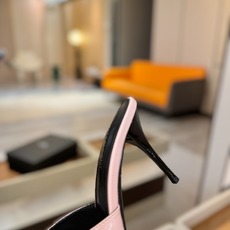 YSL「SAINT LAURENT*」 夏季新品 尖头优雅大气高跟拖鞋 —————————— 尖头设计拉长腿部线条, YSL「SAINT LAURENT*」 夏季新品 尖头优雅大气高跟拖鞋 —————————— 尖头设计拉长腿部线条,