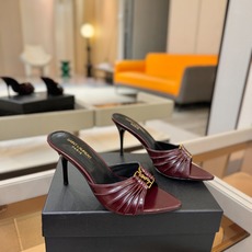 YSL「SAINT LAURENT*」 夏季新品 尖头优雅大气高跟拖鞋 —————————— 尖头设计拉长腿部线条, YSL「SAINT LAURENT*」 夏季新品 尖头优雅大气高跟拖鞋 —————————— 尖头设计拉长腿部线条,