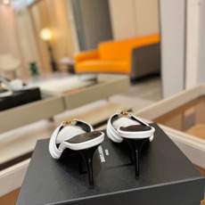 YSL「SAINT LAURENT*」 夏季新品 尖头优雅大气高跟拖鞋 —————————— 尖头设计拉长腿部线条, YSL「SAINT LAURENT*」 夏季新品 尖头优雅大气高跟拖鞋 —————————— 尖头设计拉长腿部线条,
