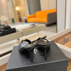 YSL「SAINT LAURENT*」 夏季新品 尖头优雅大气高跟拖鞋 —————————— 尖头设计拉长腿部线条, YSL「SAINT LAURENT*」 夏季新品 尖头优雅大气高跟拖鞋 —————————— 尖头设计拉长腿部线条,