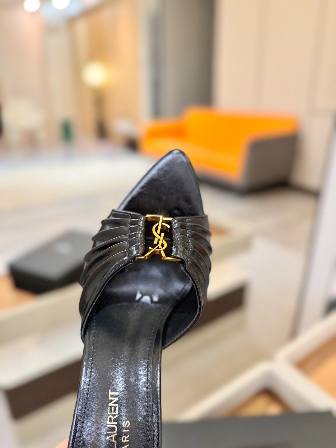 YSL「SAINT LAURENT*」 夏季新品 尖头优雅大气高跟拖鞋 —————————— 尖头设计拉长腿部线条, YSL「SAINT LAURENT*」 夏季新品 尖头优雅大气高跟拖鞋 —————————— 尖头设计拉长腿部线条,