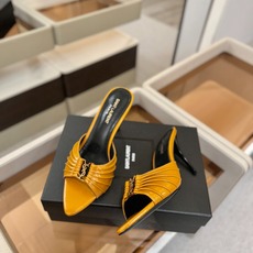 YSL「SAINT LAURENT*」 夏季新品 尖头优雅大气高跟拖鞋 —————————— 尖头设计拉长腿部线条, YSL「SAINT LAURENT*」 夏季新品 尖头优雅大气高跟拖鞋 —————————— 尖头设计拉长腿部线条,