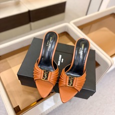 YSL「SAINT LAURENT*」 夏季新品 尖头优雅大气高跟拖鞋 —————————— 尖头设计拉长腿部线条, YSL「SAINT LAURENT*」 夏季新品 尖头优雅大气高跟拖鞋 —————————— 尖头设计拉长腿部线条,