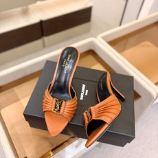 YSL「SAINT LAURENT*」 夏季新品 尖头优雅大气高跟拖鞋 —————————— 尖头设计拉长腿部线条, YSL「SAINT LAURENT*」 夏季新品 尖头优雅大气高跟拖鞋 —————————— 尖头设计拉长腿部线条,