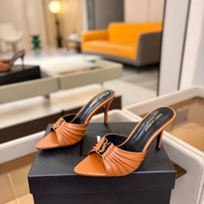 YSL「SAINT LAURENT*」 夏季新品 尖头优雅大气高跟拖鞋 —————————— 尖头设计拉长腿部线条, YSL「SAINT LAURENT*」 夏季新品 尖头优雅大气高跟拖鞋 —————————— 尖头设计拉长腿部线条,