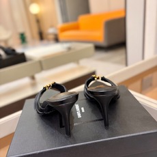 YSL「SAINT LAURENT*」 夏季新品 尖头优雅大气高跟拖鞋 —————————— 尖头设计拉长腿部线条, YSL「SAINT LAURENT*」 夏季新品 尖头优雅大气高跟拖鞋 —————————— 尖头设计拉长腿部线条,