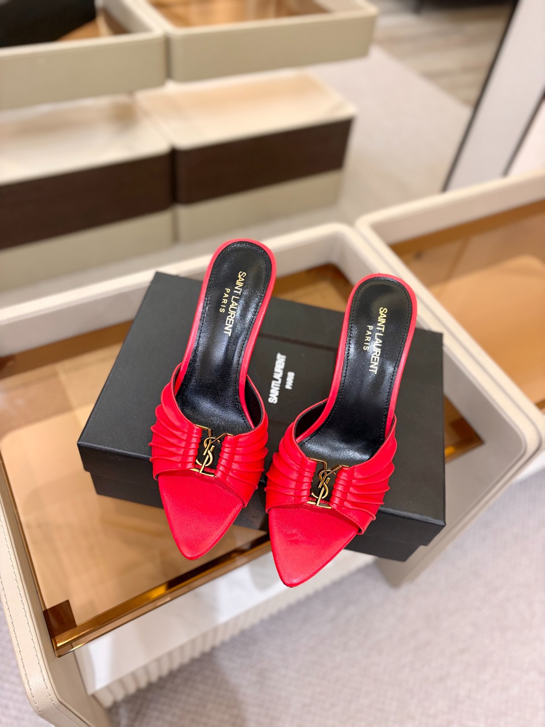 YSL「SAINT LAURENT*」 夏季新品 尖头优雅大气高跟拖鞋 —————————— 尖头设计拉长腿部线条, YSL「SAINT LAURENT*」 夏季新品 尖头优雅大气高跟拖鞋 —————————— 尖头设计拉长腿部线条,