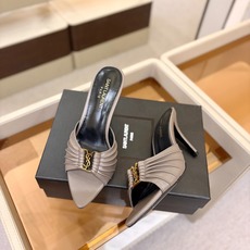 YSL「SAINT LAURENT*」 夏季新品 尖头优雅大气高跟拖鞋 —————————— 尖头设计拉长腿部线条, YSL「SAINT LAURENT*」 夏季新品 尖头优雅大气高跟拖鞋 —————————— 尖头设计拉长腿部线条,