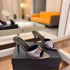 YSL「SAINT LAURENT*」 夏季新品 尖头优雅大气高跟拖鞋 —————————— 尖头设计拉长腿部线条, YSL「SAINT LAURENT*」 夏季新品 尖头优雅大气高跟拖鞋 —————————— 尖头设计拉长腿部线条,