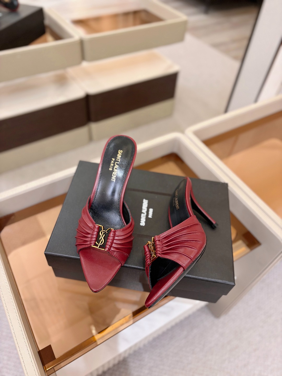 YSL「SAINT LAURENT*」 夏季新品 尖头优雅大气高跟拖鞋 —————————— 尖头设计拉长腿部线条, YSL「SAINT LAURENT*」 夏季新品 尖头优雅大气高跟拖鞋 —————————— 尖头设计拉长腿部线条,