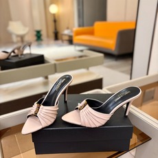 YSL「SAINT LAURENT*」 夏季新品 尖头优雅大气高跟拖鞋 —————————— 尖头设计拉长腿部线条, YSL「SAINT LAURENT*」 夏季新品 尖头优雅大气高跟拖鞋 —————————— 尖头设计拉长腿部线条,