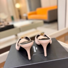 YSL「SAINT LAURENT*」 夏季新品 尖头优雅大气高跟拖鞋 —————————— 尖头设计拉长腿部线条, YSL「SAINT LAURENT*」 夏季新品 尖头优雅大气高跟拖鞋 —————————— 尖头设计拉长腿部线条,