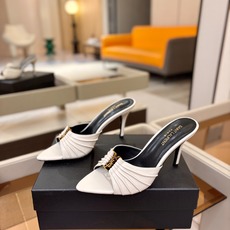 YSL「SAINT LAURENT*」 夏季新品 尖头优雅大气高跟拖鞋 —————————— 尖头设计拉长腿部线条, YSL「SAINT LAURENT*」 夏季新品 尖头优雅大气高跟拖鞋 —————————— 尖头设计拉长腿部线条,