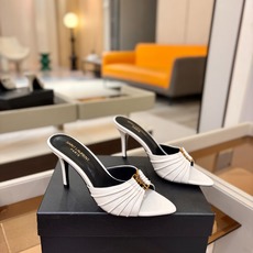 YSL「SAINT LAURENT*」 夏季新品 尖头优雅大气高跟拖鞋 —————————— 尖头设计拉长腿部线条, YSL「SAINT LAURENT*」 夏季新品 尖头优雅大气高跟拖鞋 —————————— 尖头设计拉长腿部线条,