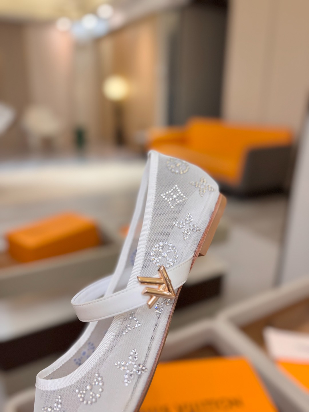 、 Louis Vuitton 官网夏日系列!完美楦型、 新品网钻平底鞋🆕、官网同步更新 Lv烫钻“logo”饰以点缀 、 Louis Vuitton 官网夏日系列!完美楦型、 新品网钻平底鞋🆕、官网同步更新 Lv烫钻“logo”饰以点缀