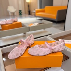、 Louis Vuitton 官网夏日系列!完美楦型、 新品网钻平底鞋🆕、官网同步更新 Lv烫钻“logo”饰以点缀 、 Louis Vuitton 官网夏日系列!完美楦型、 新品网钻平底鞋🆕、官网同步更新 Lv烫钻“logo”饰以点缀