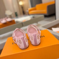 、 Louis Vuitton 官网夏日系列!完美楦型、 新品网钻平底鞋🆕、官网同步更新 Lv烫钻“logo”饰以点缀 、 Louis Vuitton 官网夏日系列!完美楦型、 新品网钻平底鞋🆕、官网同步更新 Lv烫钻“logo”饰以点缀