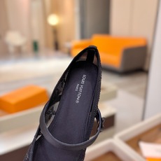 、 Louis Vuitton 官网夏日系列!完美楦型、 新品网钻平底鞋🆕、官网同步更新 Lv烫钻“logo”饰以点缀 、 Louis Vuitton 官网夏日系列!完美楦型、 新品网钻平底鞋🆕、官网同步更新 Lv烫钻“logo”饰以点缀