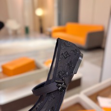 、 Louis Vuitton 官网夏日系列!完美楦型、 新品网钻平底鞋🆕、官网同步更新 Lv烫钻“logo”饰以点缀 、 Louis Vuitton 官网夏日系列!完美楦型、 新品网钻平底鞋🆕、官网同步更新 Lv烫钻“logo”饰以点缀