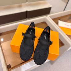、 Louis Vuitton 官网夏日系列!完美楦型、 新品网钻平底鞋🆕、官网同步更新 Lv烫钻“logo”饰以点缀 、 Louis Vuitton 官网夏日系列!完美楦型、 新品网钻平底鞋🆕、官网同步更新 Lv烫钻“logo”饰以点缀