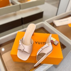 Louis Vuitton 官网夏日系列!完美楦型、 新品水钻高跟拖鞋🆕、官网同步更新 Lv电镀水钻“logo”饰以点 Louis Vuitton 官网夏日系列!完美楦型、 新品水钻高跟拖鞋🆕、官网同步更新 Lv电镀水钻“logo”饰以点