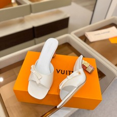 Louis Vuitton 官网夏日系列!完美楦型、 新品水钻高跟拖鞋🆕、官网同步更新 Lv电镀水钻“logo”饰以点 Louis Vuitton 官网夏日系列!完美楦型、 新品水钻高跟拖鞋🆕、官网同步更新 Lv电镀水钻“logo”饰以点