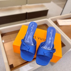 Louis Vuitton 官网夏日系列!完美楦型、 新品水钻高跟拖鞋🆕、官网同步更新 Lv电镀水钻“logo”饰以点 Louis Vuitton 官网夏日系列!完美楦型、 新品水钻高跟拖鞋🆕、官网同步更新 Lv电镀水钻“logo”饰以点
