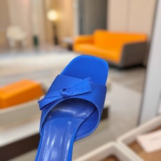 Louis Vuitton 官网夏日系列!完美楦型、 新品水钻高跟拖鞋🆕、官网同步更新 Lv电镀水钻“logo”饰以点 Louis Vuitton 官网夏日系列!完美楦型、 新品水钻高跟拖鞋🆕、官网同步更新 Lv电镀水钻“logo”饰以点