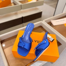 Louis Vuitton 官网夏日系列!完美楦型、 新品水钻高跟拖鞋🆕、官网同步更新 Lv电镀水钻“logo”饰以点 Louis Vuitton 官网夏日系列!完美楦型、 新品水钻高跟拖鞋🆕、官网同步更新 Lv电镀水钻“logo”饰以点