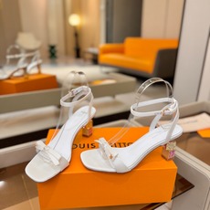 Louis Vuitton 官网夏日系列!完美楦型、 新品水钻高跟凉鞋🆕、官网同步更新 Lv电镀水钻“logo”饰以点 Louis Vuitton 官网夏日系列!完美楦型、 新品水钻高跟凉鞋🆕、官网同步更新 Lv电镀水钻“logo”饰以点